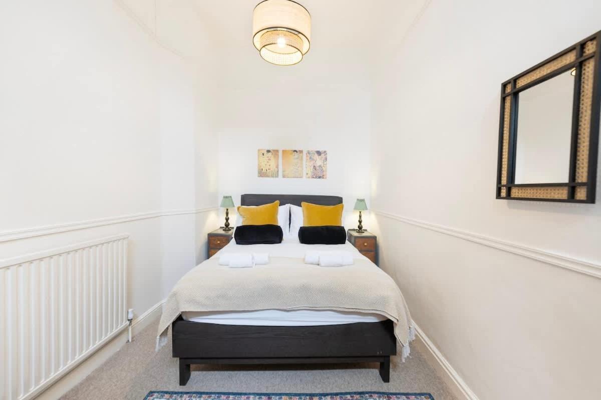 Spacious And Quiet Ground Floor Flat ブリストル エクステリア 写真