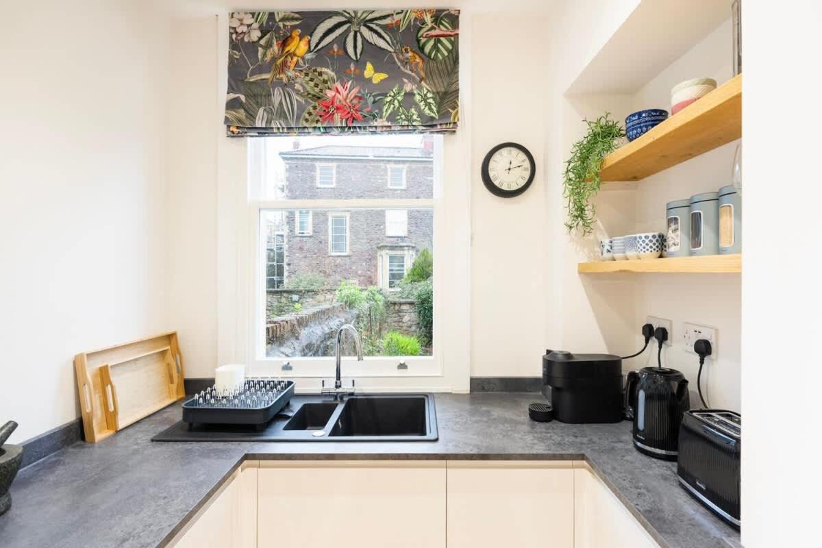 Spacious And Quiet Ground Floor Flat ブリストル エクステリア 写真